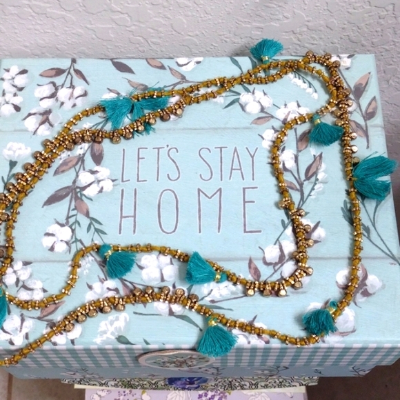 Long fanciful necklace - Picture 1 of 3